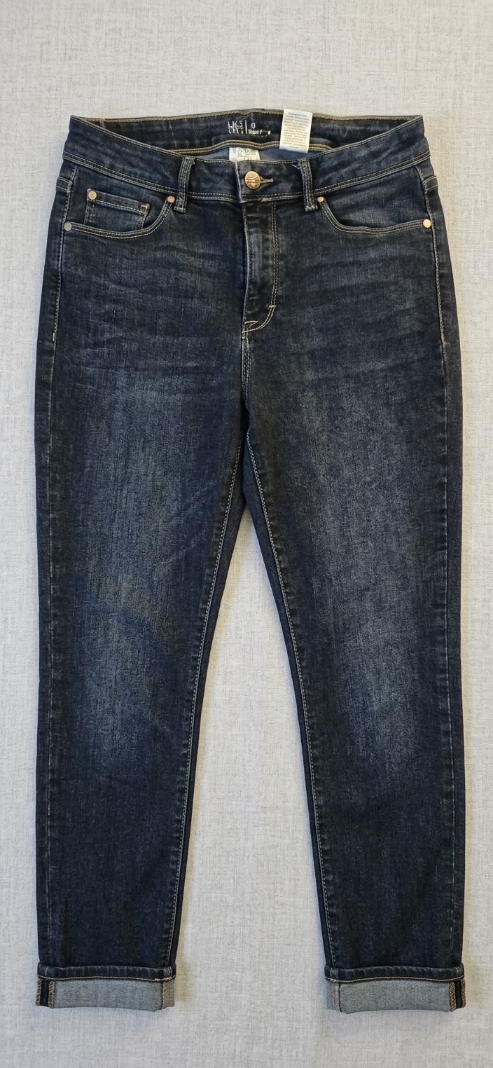 An image of dark indigo denim.